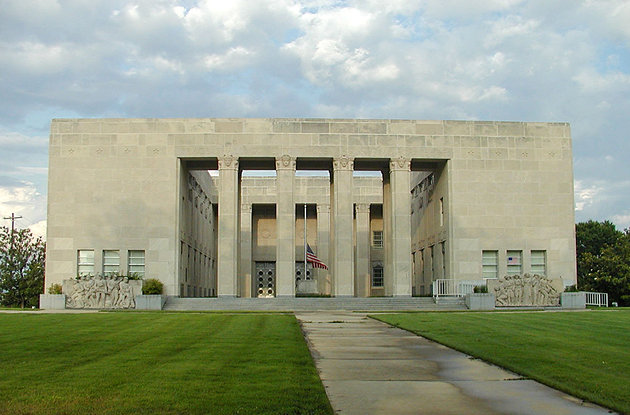 [Image: ve-may-bay-di-jackson-4.jpg]