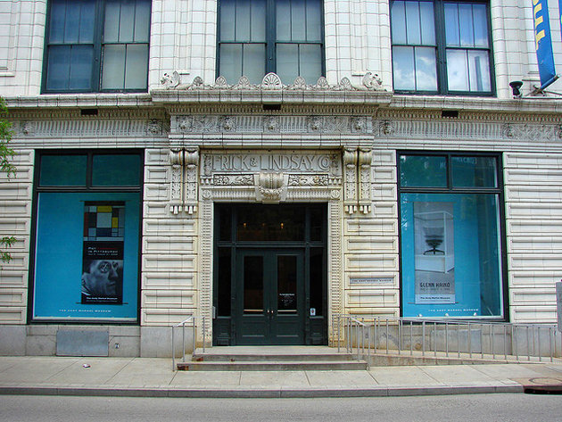 [Image: ve-may-bay-di-pittsburgh-2.jpg]