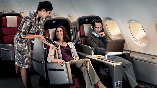 ve may bay qantas gia re