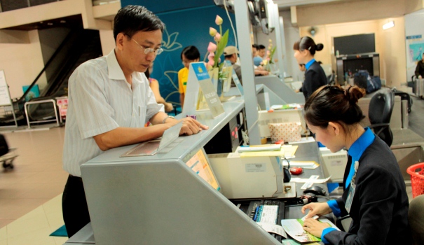 lam thu tuc tai san bay