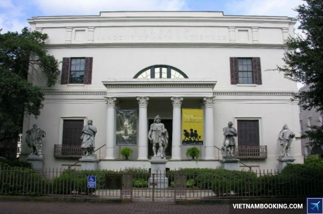 The Telfair Museum of Art ve may bay gia re di Savannah