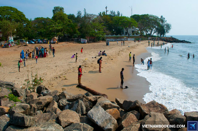 ve may bay gia re di kochi