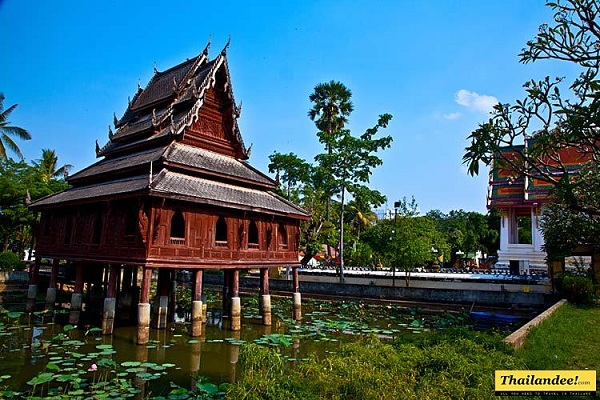 Khám phá Wat Thung Si Mueang cùng vé máy bay đi Ubon Ratchathani ve-may-bay-di-ubon-ratchathani-3