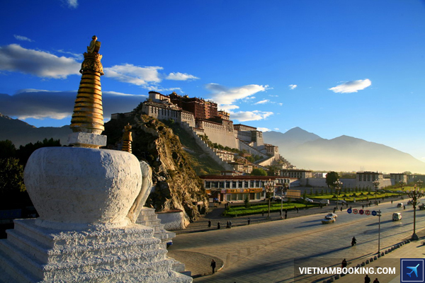 Cung điện Potala, Tây Tạng ve-may-bay-tphcm-di-trung-quoc-china-eastern-airlines-5-28-11-2015