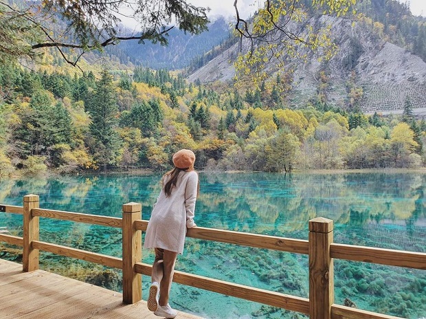 Du khách không khỏi ngây ngất với vẻ đẹp quyến rũ của Cửu Trại Câu Cửu Trại Câu