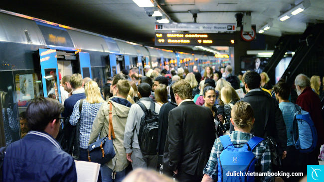 luu y khi su dung phuong tien cong cong o nuoc ngoai