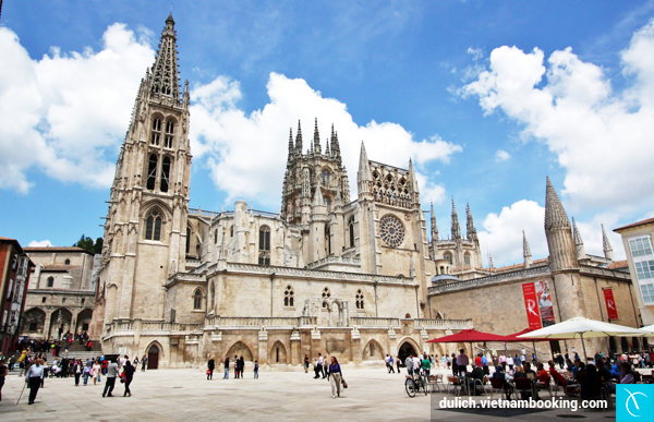 chiem-nguong-10-nha-tho-gothic-dep-nhat-chau-au-2-31-12-2015