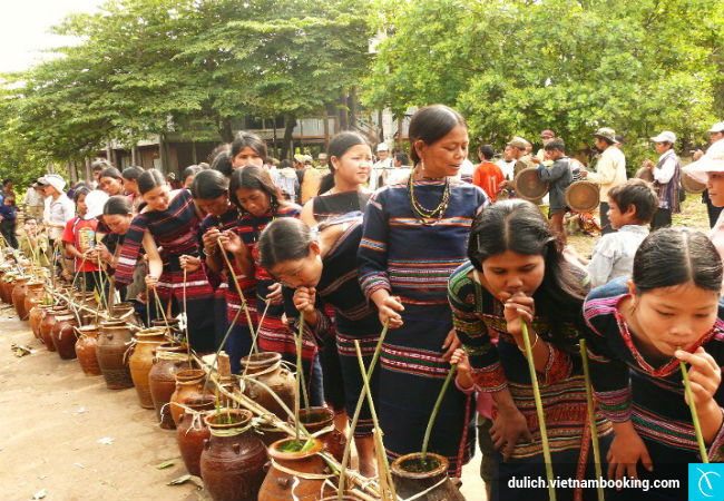 Rượu cần Kom Tum du-lich-kon-tum-31-12-2015- 1