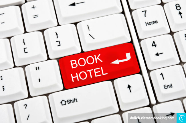 bi kip tranh tinh trang chay phong khach san