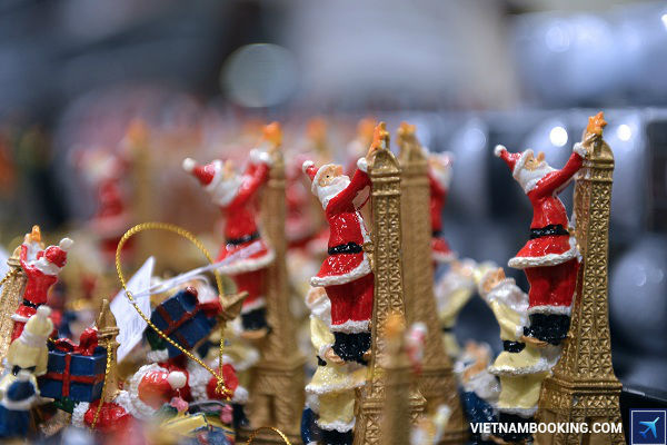 ve may bay di ha noi