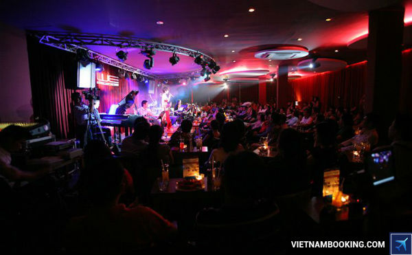 ve may bay di sai gon gia re