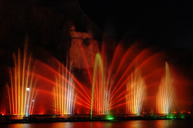 Sân khấu nhạc nước du lich vinpearl phu quoc