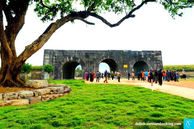 Du lịch Thanh Hoá từ lâu đã là tour du lịch thu hút rất đông sự chú ý của du khách trong và ngoài nước. du lich thanh hoa