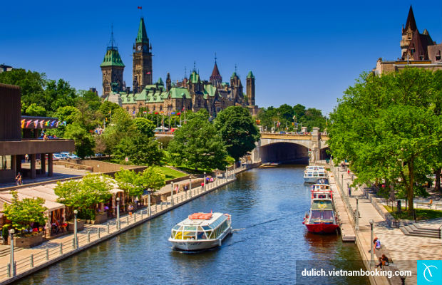 du lich canada gia re