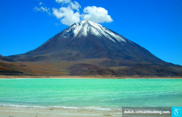 Núi lửa Licancabur du lich chile gia re