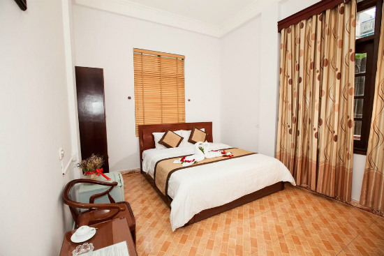 Kh&aacute;ch sạn Hạ Long