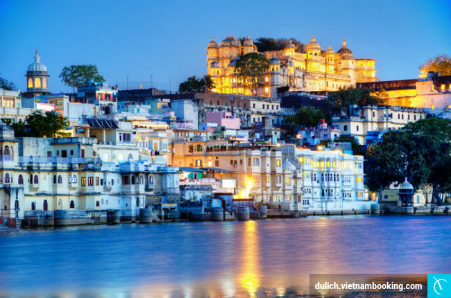 dat tour du lich an do gia re