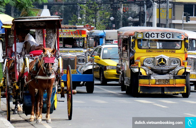 Xe jeepney trên phố Manila du lich philippines