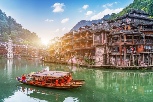 Du lịch Trung Quốc mùa nào đẹp - Phượng Hoàng cổ trấn