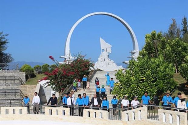 Địa điểm du lịch Cam Ranh - Khu tưởng niệm chiến sĩ Gạc Ma