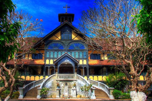 Địa điểm du lịch Kon Tum - Tòa giám mục