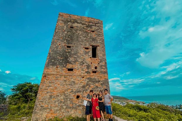 Địa điểm du lịch Mũi Né - Lầu Ông Hoàng