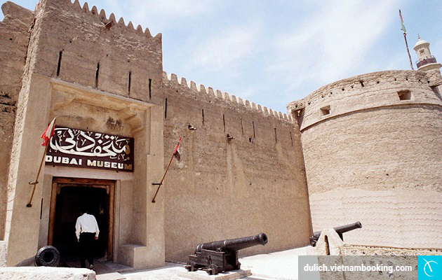 Pháo đài Al-Fahidi - Bảo tàng Dubai tour du lich dubai gia re