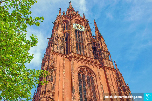 du lich frankfurt gia re