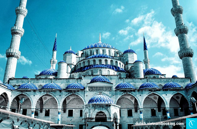 di tour du lich tho nhi ky gia re