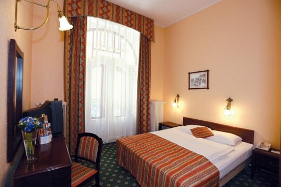 Kh&aacute;ch sạn Hungary rẻ gi&aacute; tốt