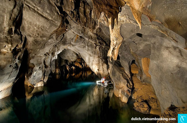 Khám phá sông ngầm Puerto Princesa nhung ky quan duoi long dat