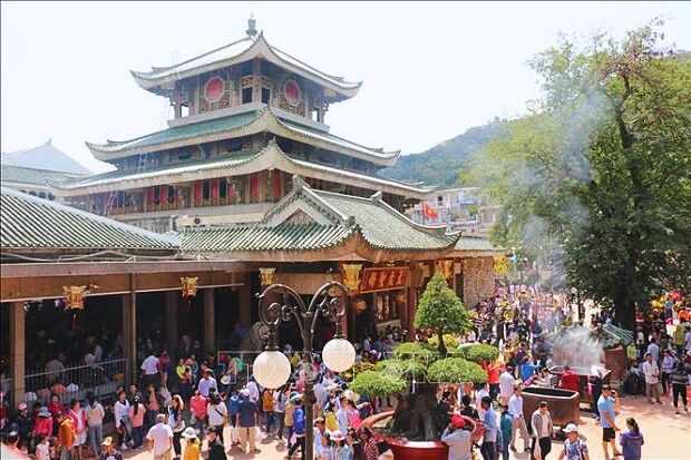 Địa điểm du lịch Châu Đốc - Miếu Bà Chúa Xứ Châu Đốc