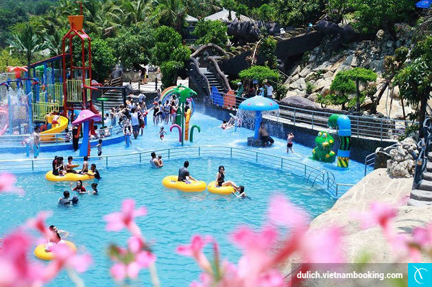 Công viên suối nước nóng Thần Tài tour du lich da nang gia re