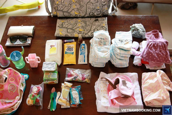 7-luu-y-quan-trong-khi-di-may-bay-cung-tre-nho-24-05-2017-2