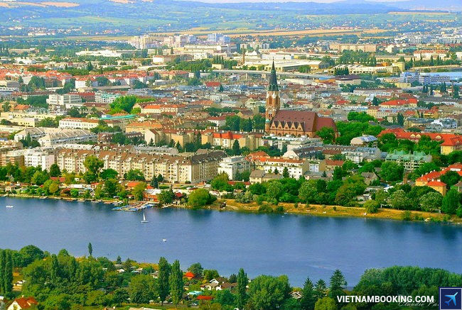 ve may bay china airlines di Vienna