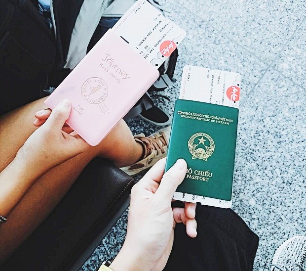 giấy tờ t&ugrave;y th&acirc;n đi m&aacute;y bay Vietjet Air