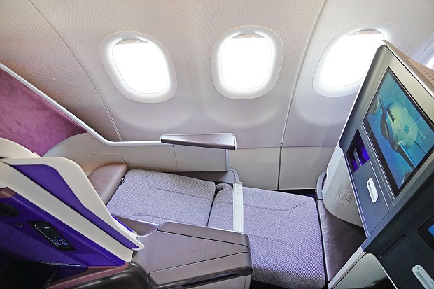 Hạng v&eacute; thương gia Mandarin Airlines