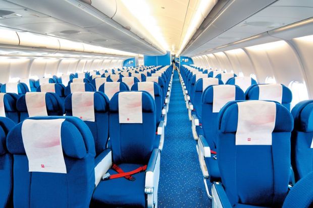 Khoang Phổ th&ocirc;ng tr&ecirc;n m&aacute;y bay KLM