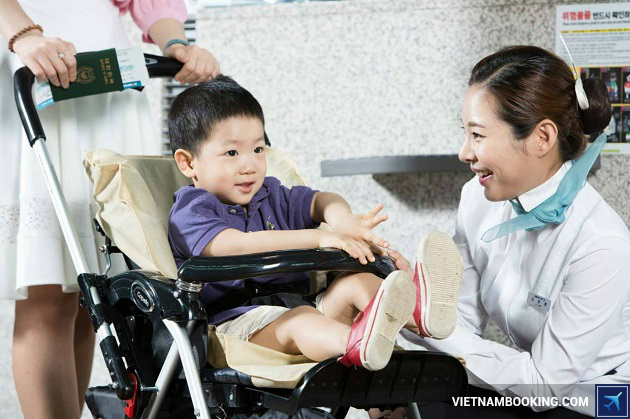 Trẻ em đi một mình trên chuyến bay Korean Air tre em bay mot minh korean air