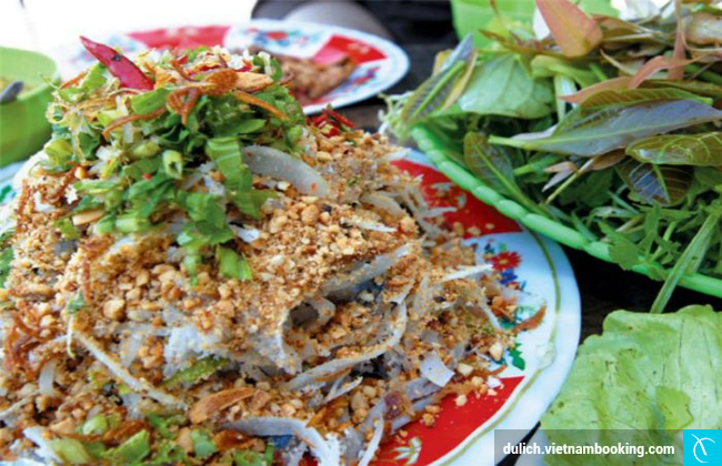 Gỏi cá trích dân dã du lich Phu Quoc gia re