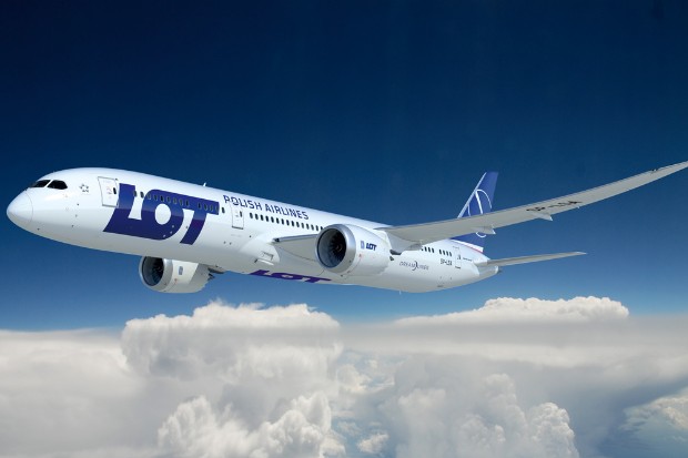 vé máy bay LOT Polish Airlines