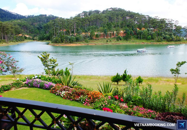 gia ve may bay hue di da lat
