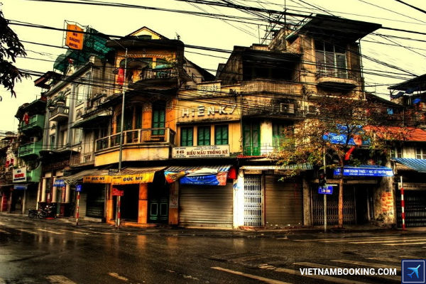 vi-vu-ha-ha-noi-cung-ve-may-bay-vietjet-khu-hoi-sieu-re-12-06-2017