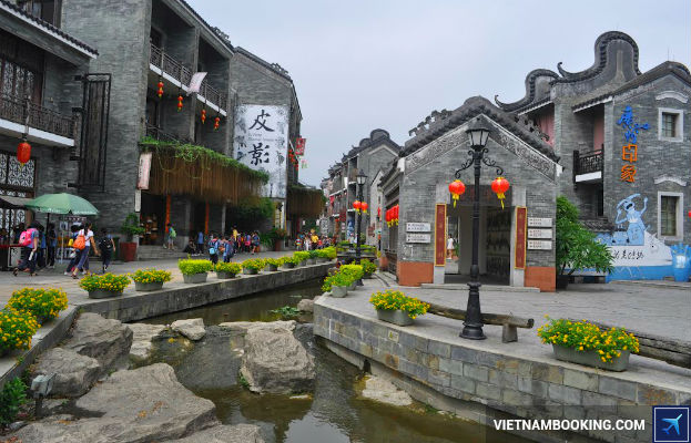 Cung-ve-may-bay-Jetstar-tham-quan-Quang-Chau-1-7-7-2017