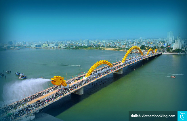 Cầu Rồng Đà Nẵng phun nước du lich da nang hoi an hue