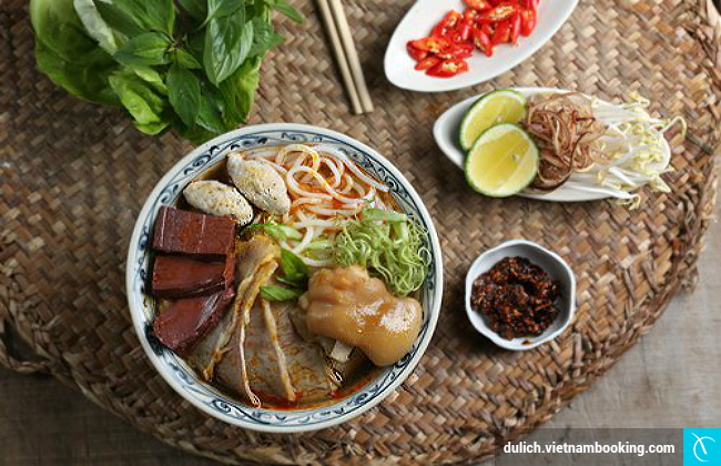 Bún bò Huế - Du lịch Huế Đà Nẵng Du lịch Huế đà nẵng