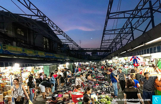 Những quầy hàng ăn uống ở chợ Cồn cam nang du lich da nang