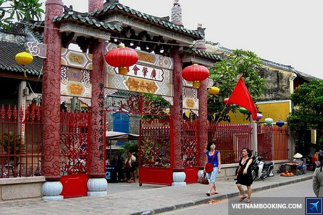 Một trong những địa điểm nổi tiến ở Ph&aacute;p