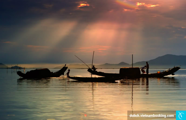 du lich ha noi hue gia re