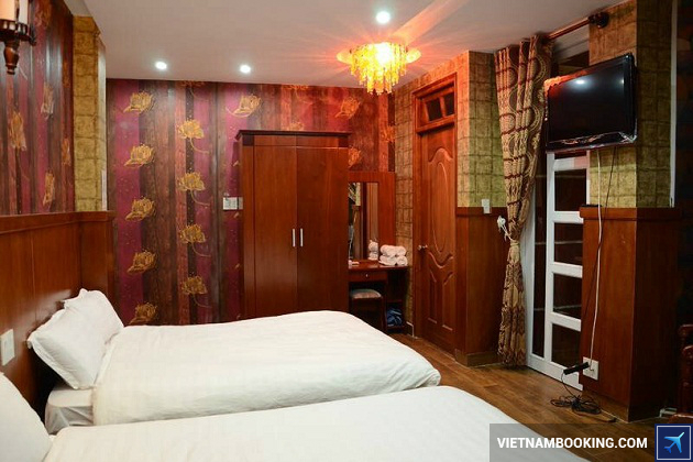 Kh&aacute;ch sạn Đ&agrave; Lạt nằm tr&ecirc;n đường Nguyễn Văn Trỗi